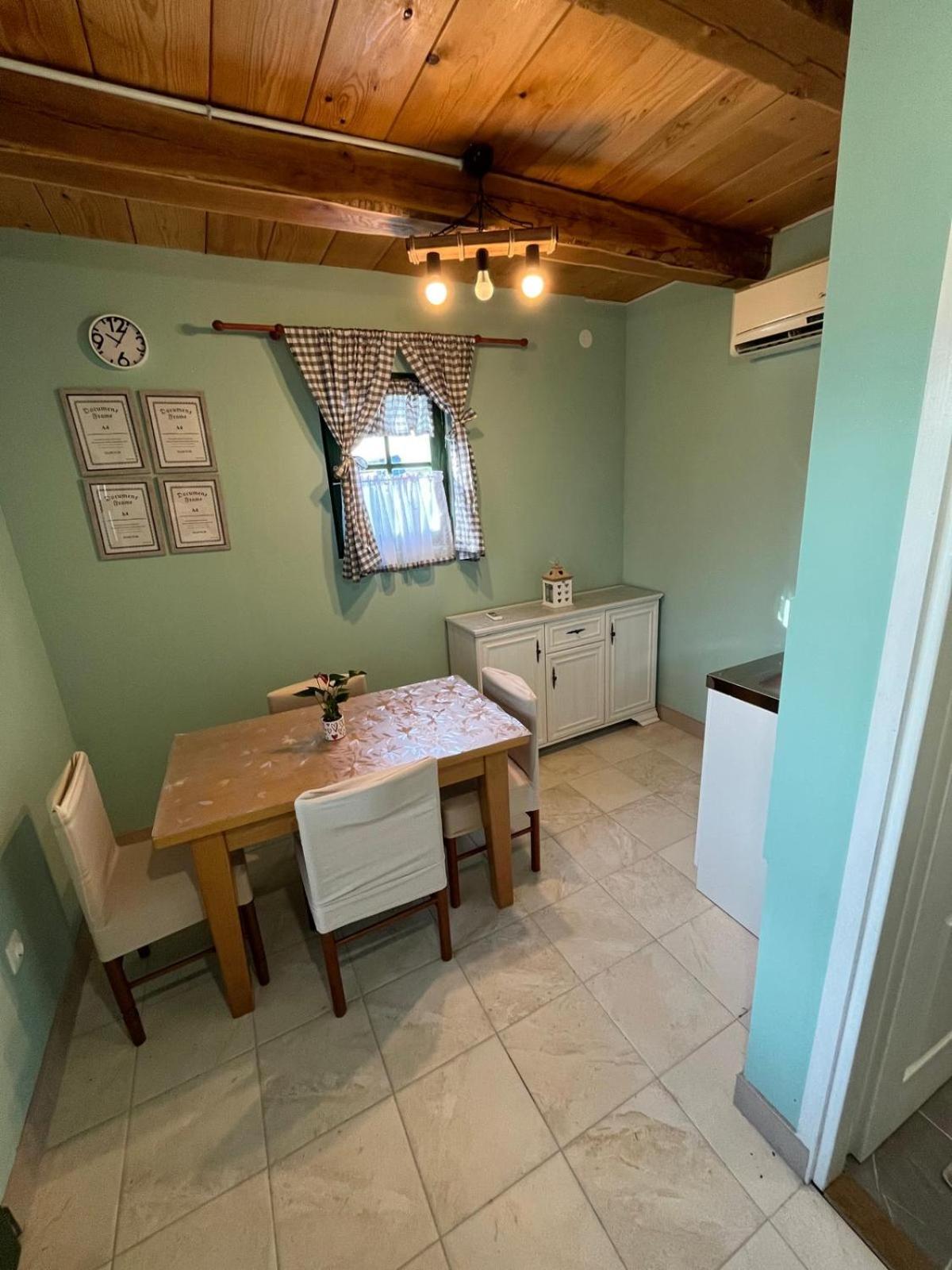 Wooden House Ante Self Check - In And Check - Out Apartamento Otočac Exterior foto