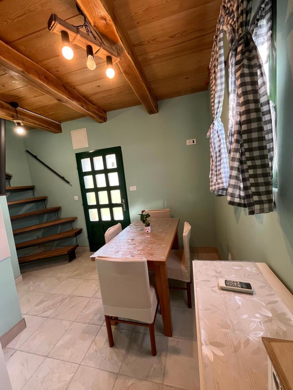 Wooden House Ante Self Check - In And Check - Out Apartamento Otočac Exterior foto