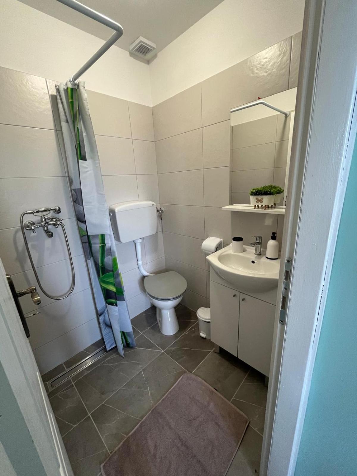 Wooden House Ante Self Check - In And Check - Out Apartamento Otočac Exterior foto